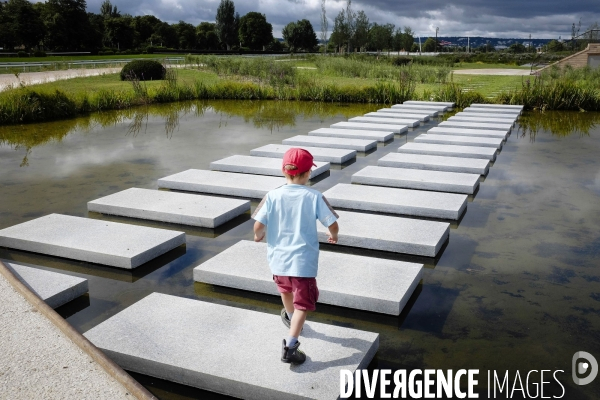 Un nouveau parc à Paris : les pelouses de l hippodrome d Auteuil.