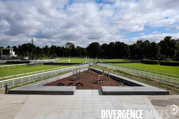 Un nouveau parc à Paris : les pelouses de l hippodrome d Auteuil.
