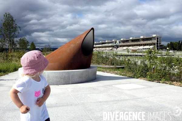 Un nouveau parc à Paris : les pelouses de l hippodrome d Auteuil.