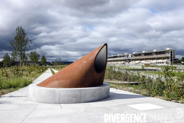 Un nouveau parc à Paris : les pelouses de l hippodrome d Auteuil.