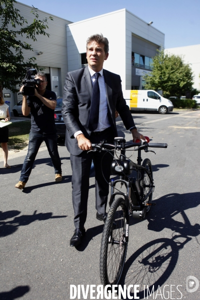 Arnaud MONTEBOURG visite l entreprise SOLEX et l Institut National du Cycle et du Motocycle