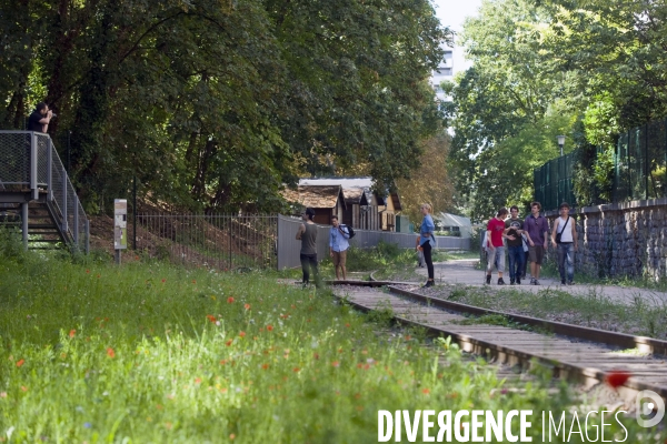 La petite ceinture se  transforme en promenade dans le 15 eme arrondissement