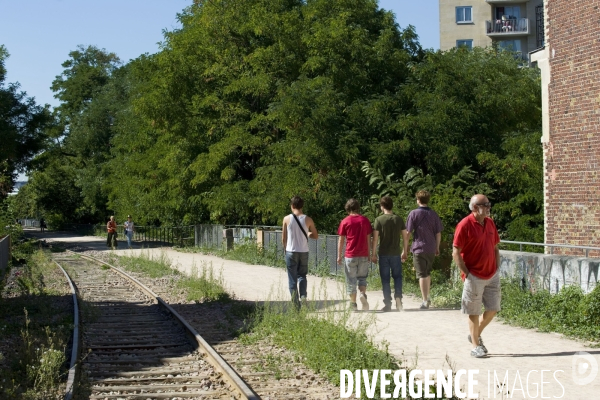 La petite ceinture se  transforme en promenade dans le 15 eme arrondissement