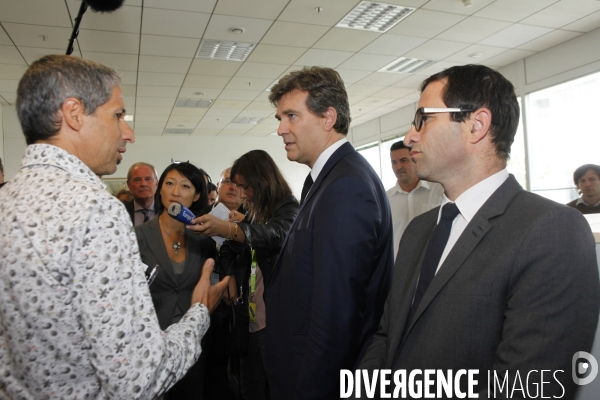 Arnaud MONTEBOURG, Fleur PELLERIN et Benoit HAMON se rendent sur le site d EADS