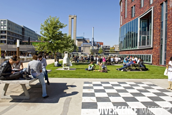 Amsterdam.Pause dejeuner sur le campus de la Vrije Universitet