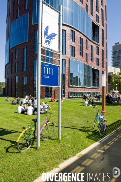 Amsterdam.Pause dejeuner sur le campus de la VU université