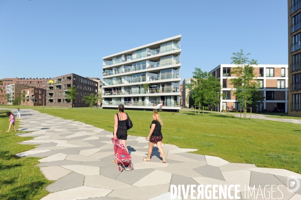 Amsterdam.Funen Park .Concept de developpement urbain innovant. Parc paysage comprenant une grande diversite architecturale d immeubles d habitation