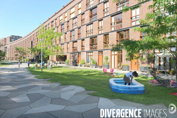 Amsterdam.Funen Park .Concept de developpement urbain innovant. Parc paysage comprenant une grande diversite architecturale d immeubles d habitation