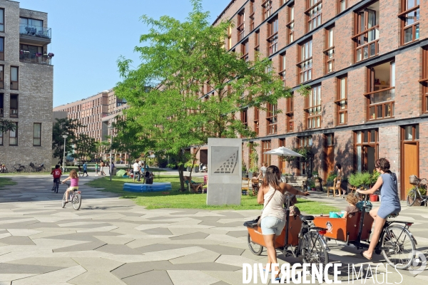 Amsterdam.Funen Park .Concept de developpement urbain innovant. Parc paysage comprenant une grande diversite architecturale d immeubles d habitation