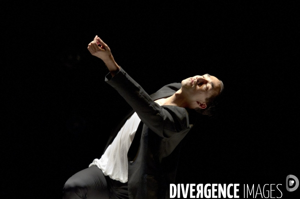 Antigone Sr. / Twenty Looks or Paris is Burning at the Judson Church (L) de Trajal Harrell