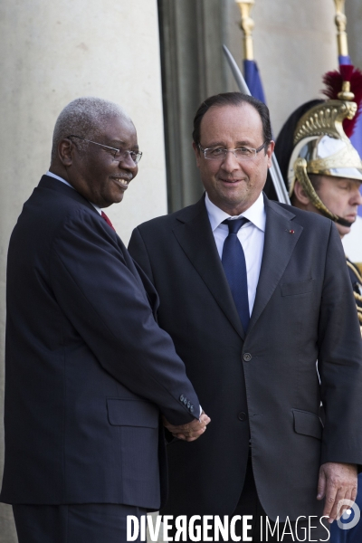 Elysee : Francois Hollande recoit Armando Guebuza