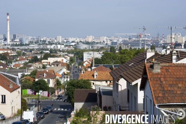 Illustration Septembre 2013.Sur les hauteurs de la ville, d Ivry sur Seine, paysage urbain de la banlieu est