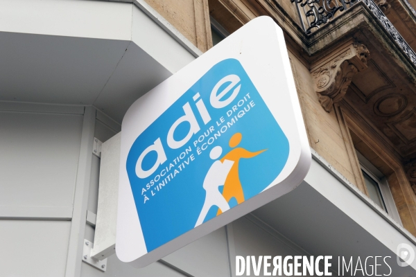 Economie - illustration.ADIE .Association reconnue d utilite publique qui aide les personnes a creer leur emploi ou leur entreprise par le biais du microcredit