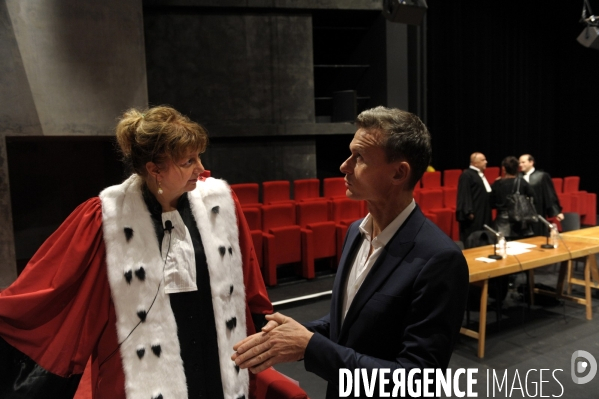 Please  continue Hamlet au Nouveau théâtre de Montreuil