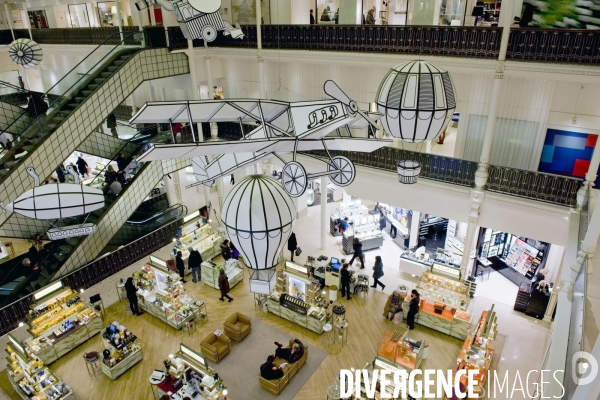 Commerce illustration.Le Bon Marché, le plus ancien grand magasin de la capitale fete cette annee ses 160 annees d existence