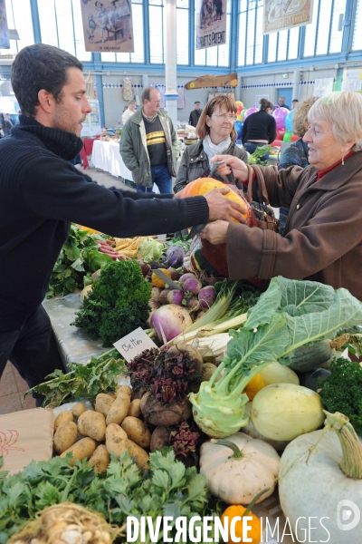 Commerce illustration.Au marché, légumes rares ou anciens en agriculture biologique