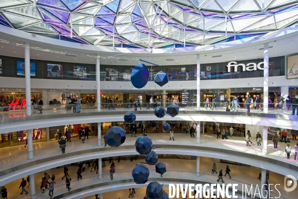 L atrium du centre commercial Beaugrenelle