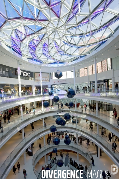 L atrium du centre commercial Beaugrenelle