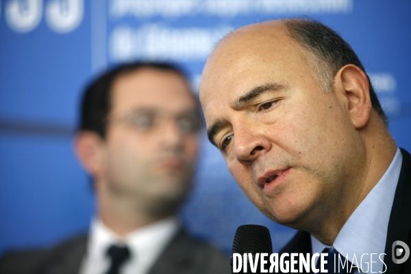 Pierre Moscovici et Benoit Hamon visitent Généthon