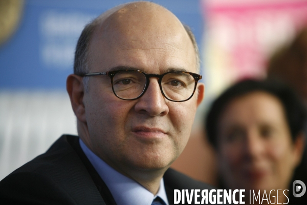 Pierre Moscovici et Benoit Hamon visitent Généthon