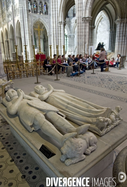 Illustration - Octobre 2013.A la cathédrale de Saint Denis,la nécropole des rois de France, collection de gisants unique en Europe,