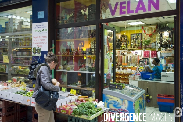 Illustration - Octobre 2013.Une épicerie indienne passage Brady dans le 10 éme arrondissement.