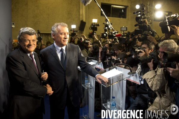 François BAYROU, président du MODEM, et Jean-Louis BORLOO, président de l UDI, présentent la nouvelle alliance des deux partis centristes, baptisée  L ALTERNATIVE .