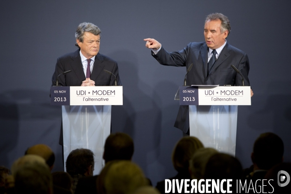 François BAYROU, président du MODEM, et Jean-Louis BORLOO, président de l UDI, présentent la nouvelle alliance des deux partis centristes, baptisée  L ALTERNATIVE .