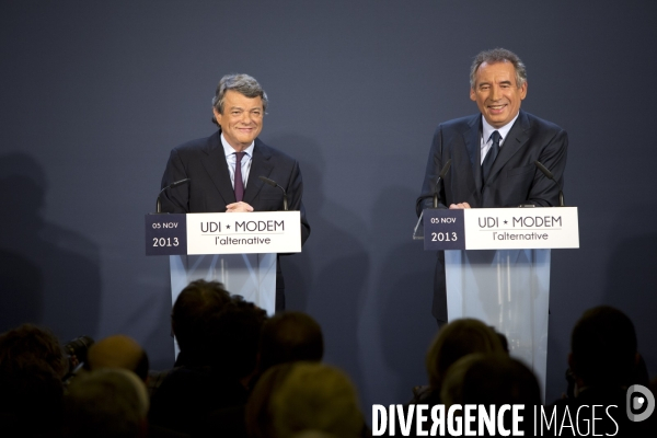 François BAYROU, président du MODEM, et Jean-Louis BORLOO, président de l UDI, présentent la nouvelle alliance des deux partis centristes, baptisée  L ALTERNATIVE .