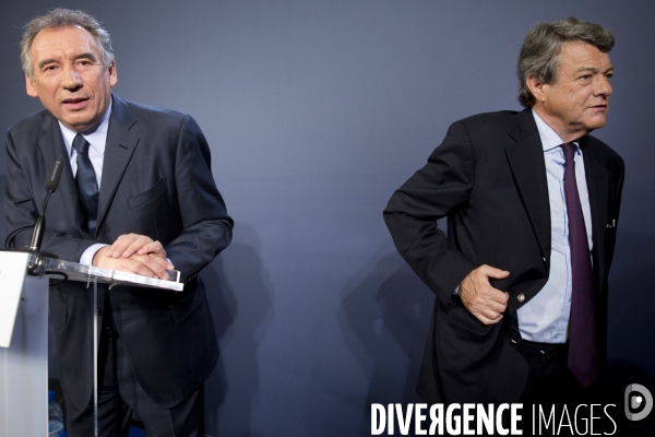 François BAYROU, président du MODEM, et Jean-Louis BORLOO, président de l UDI, présentent la nouvelle alliance des deux partis centristes, baptisée  L ALTERNATIVE .