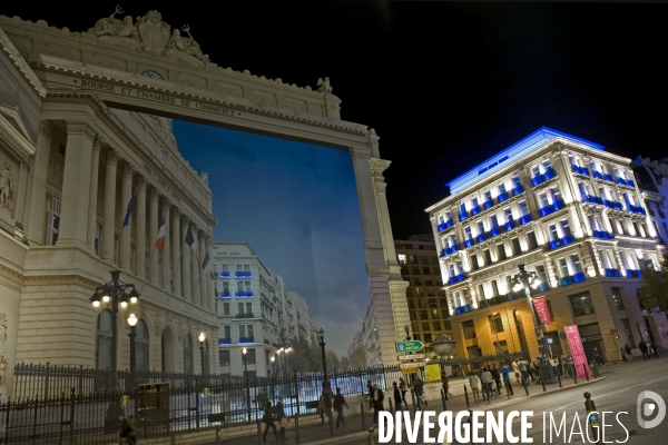 Marseille.Trompe l oeil de la Canebiere sur la façade de la Bourse cree par l artiste Pierre Delavie