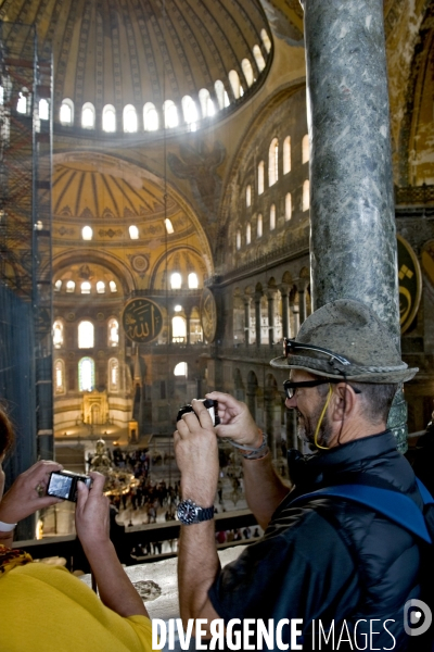 Istanbul illustration.Touristes a la basilique Sainte Sophie