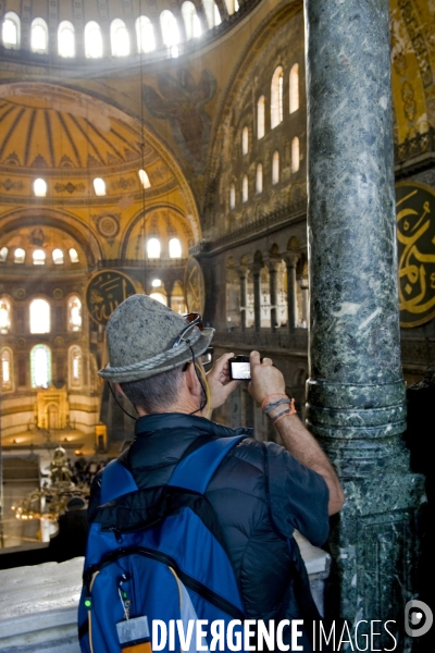 Istanbul illustration.Touristes a la basilique Sainte Sophie