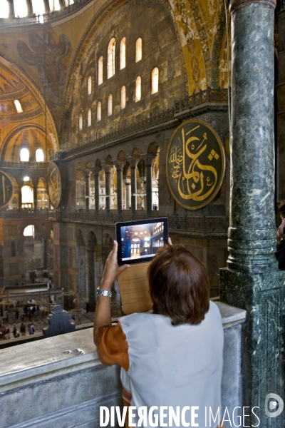 Istanbul illustration.Touristes a la basilique Sainte Sophie