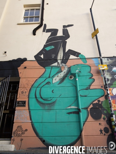 Le street art s empare de l ancien quartier populaire de Bethnal green à Londres.
