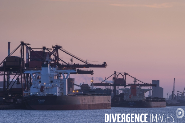 Dunkerque. Le Port industriel - Illustrations
