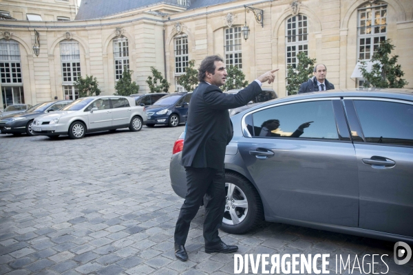 Un lundi matin à Matignon.