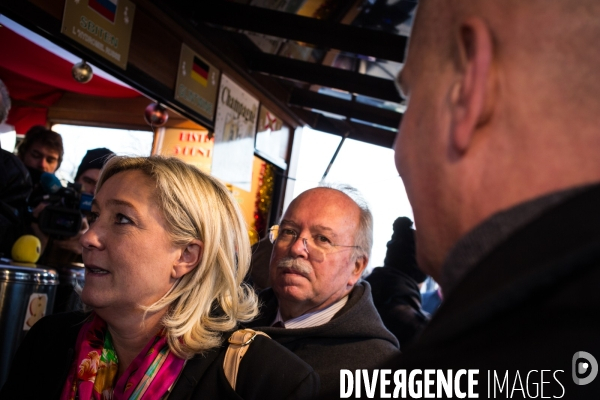 Marine Le Pen au marché de Noël, Paris