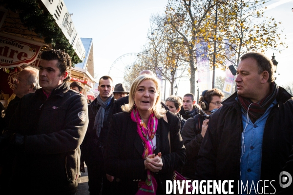 Marine Le Pen au marché de Noël, Paris