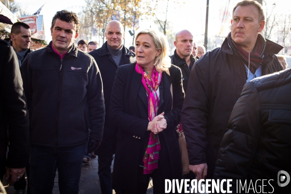 Marine Le Pen au marché de Noël, Paris