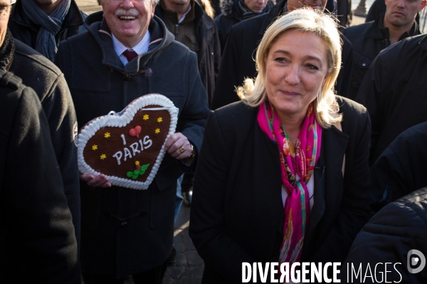 Marine Le Pen au marché de Noël, Paris