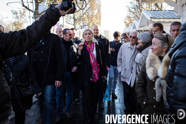 Marine Le Pen au marché de Noël, Paris