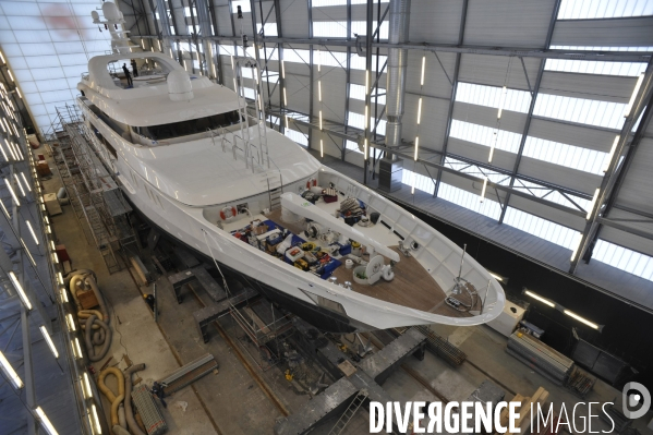 Les Mega-Yachts se refont une beaute a La Ciotat