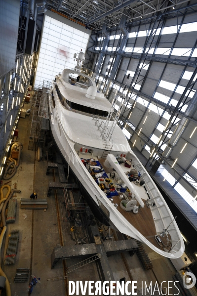 Les Mega-Yachts se refont une beaute a La Ciotat