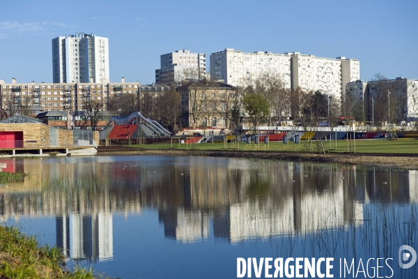 L  Ecoquartier des Docks de Saint Ouen. Suite. Voir reportage XTE0087