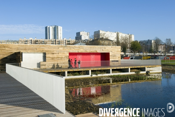 L  Ecoquartier des Docks de Saint Ouen. Suite. Voir reportage XTE0087