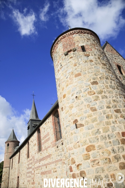 Eglises fortifiees de Thierache (Aisne)