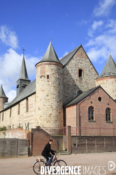 Eglises fortifiees de Thierache (Aisne)