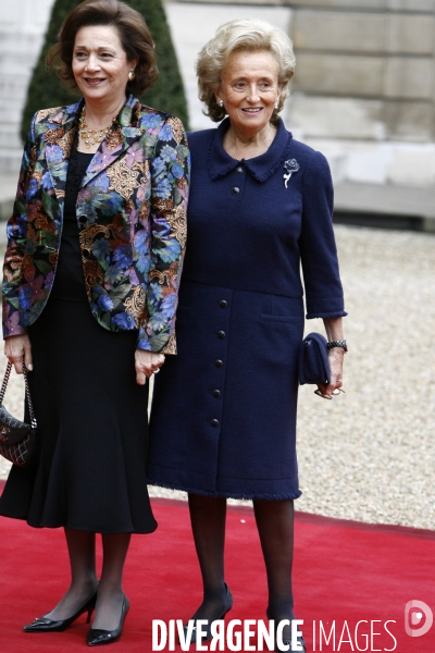 Bernadette chirac recoit à déjeuner des personnalités du Comité d honneur du Centre international pour les enfants disparus ou exploités (ICMEC).