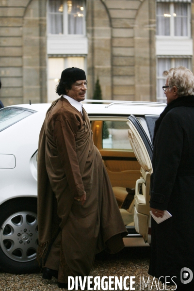 Nicolas sarkozy recoit khadafi